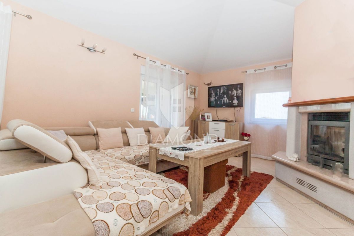 Novigrad, Appartamento con splendida vista mare!