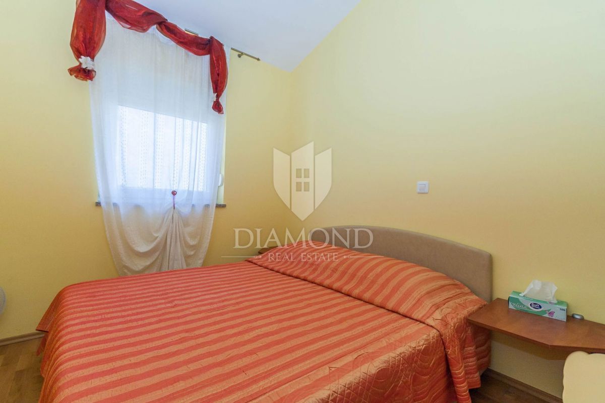 Novigrad, Appartamento con splendida vista mare!