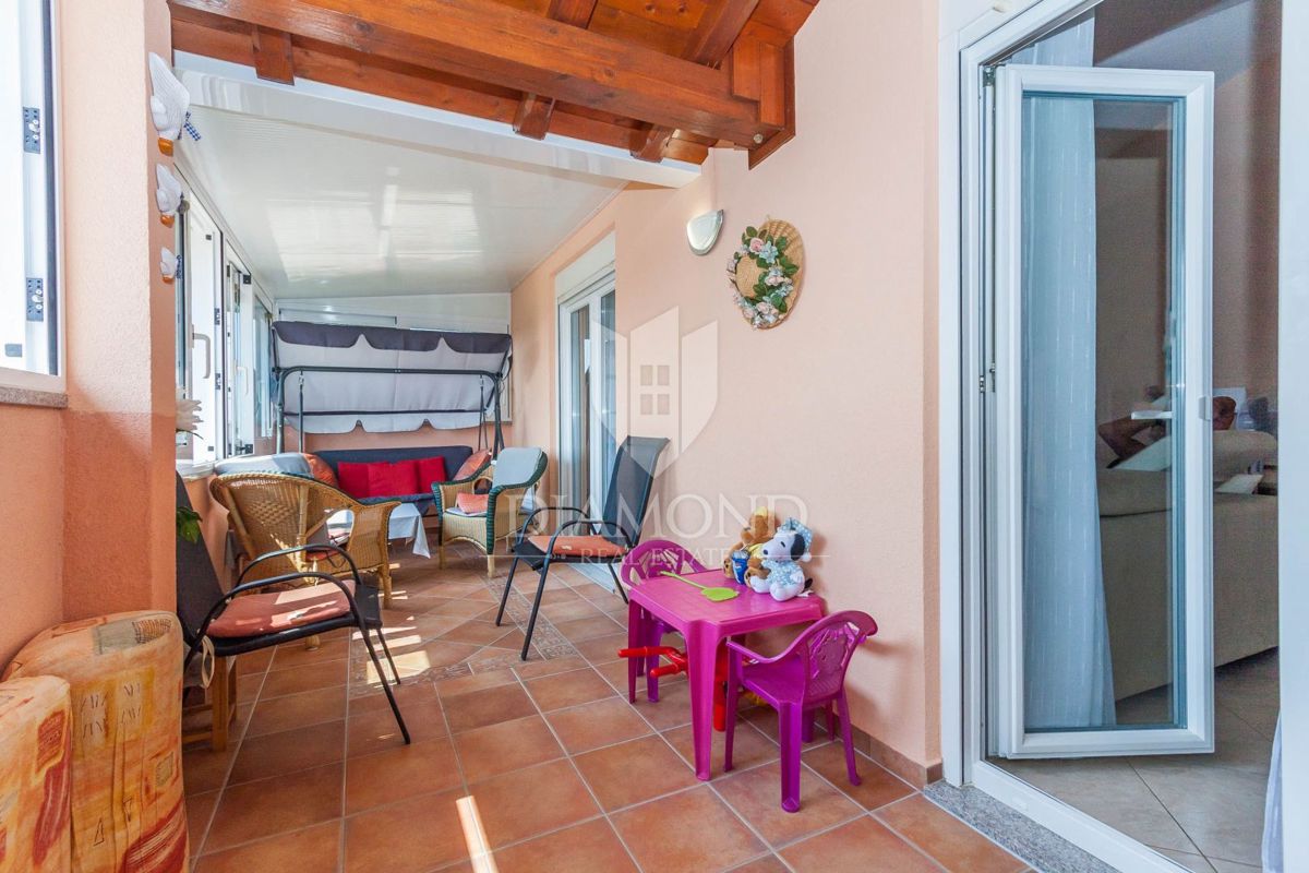 Novigrad, Appartamento con splendida vista mare!