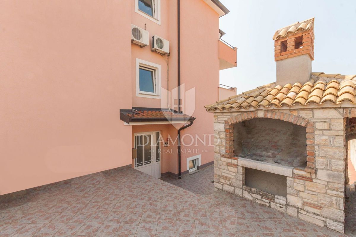 Novigrad, Appartamento con splendida vista mare!