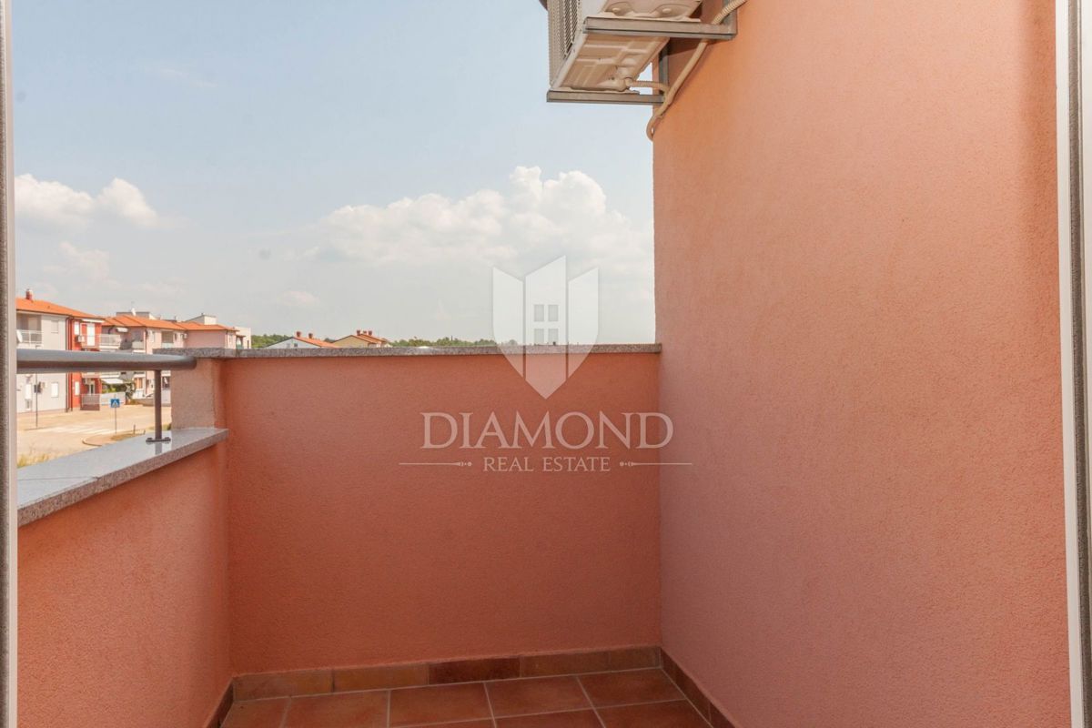 Novigrad, Appartamento con splendida vista mare!