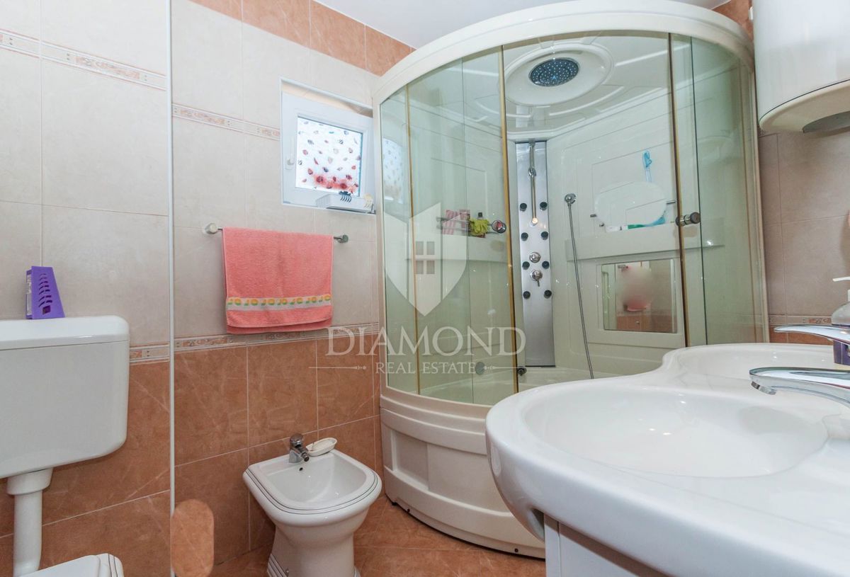 Novigrad, Appartamento con splendida vista mare!