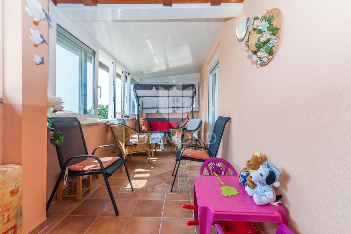 Novigrad, Appartamento con splendida vista mare!