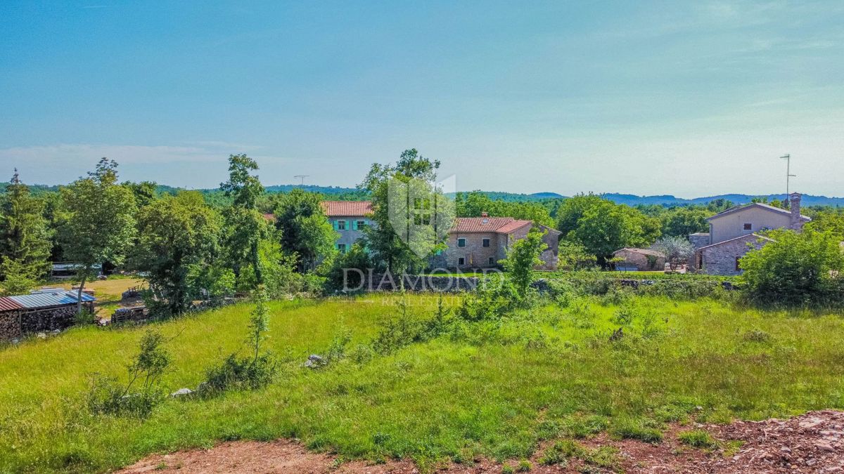 Grisignana, terreno edificabile in posizione tranquilla!