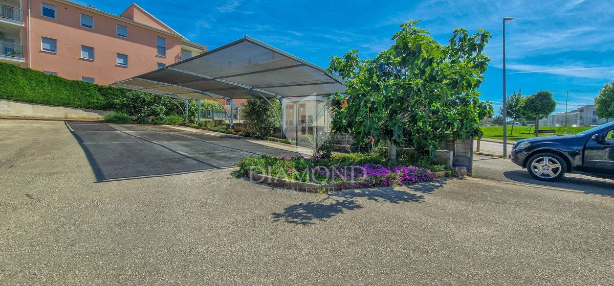 Novigrad, Appartamento 101m2 con vista mare