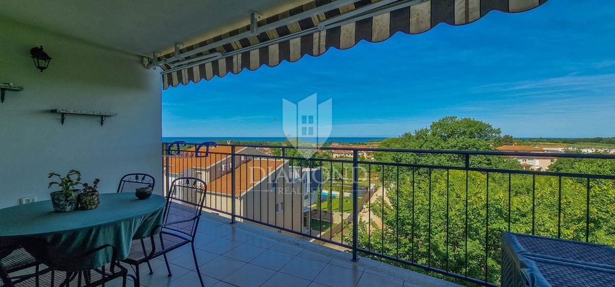 Novigrad, Appartamento 101m2 con vista mare