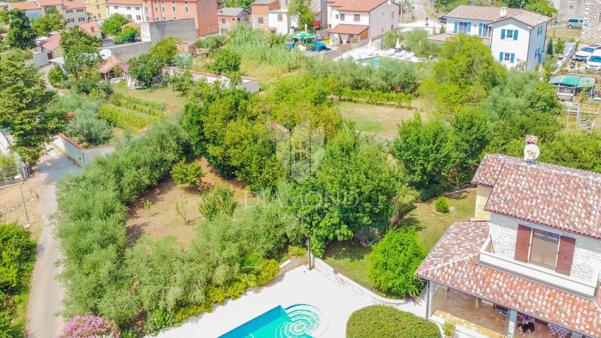 Verteneglio! Casa in pietra con vista mare e piscina!