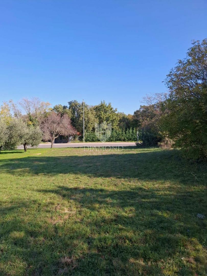 TERRENO EDIFICABILE, A 2 KM DA LABIN