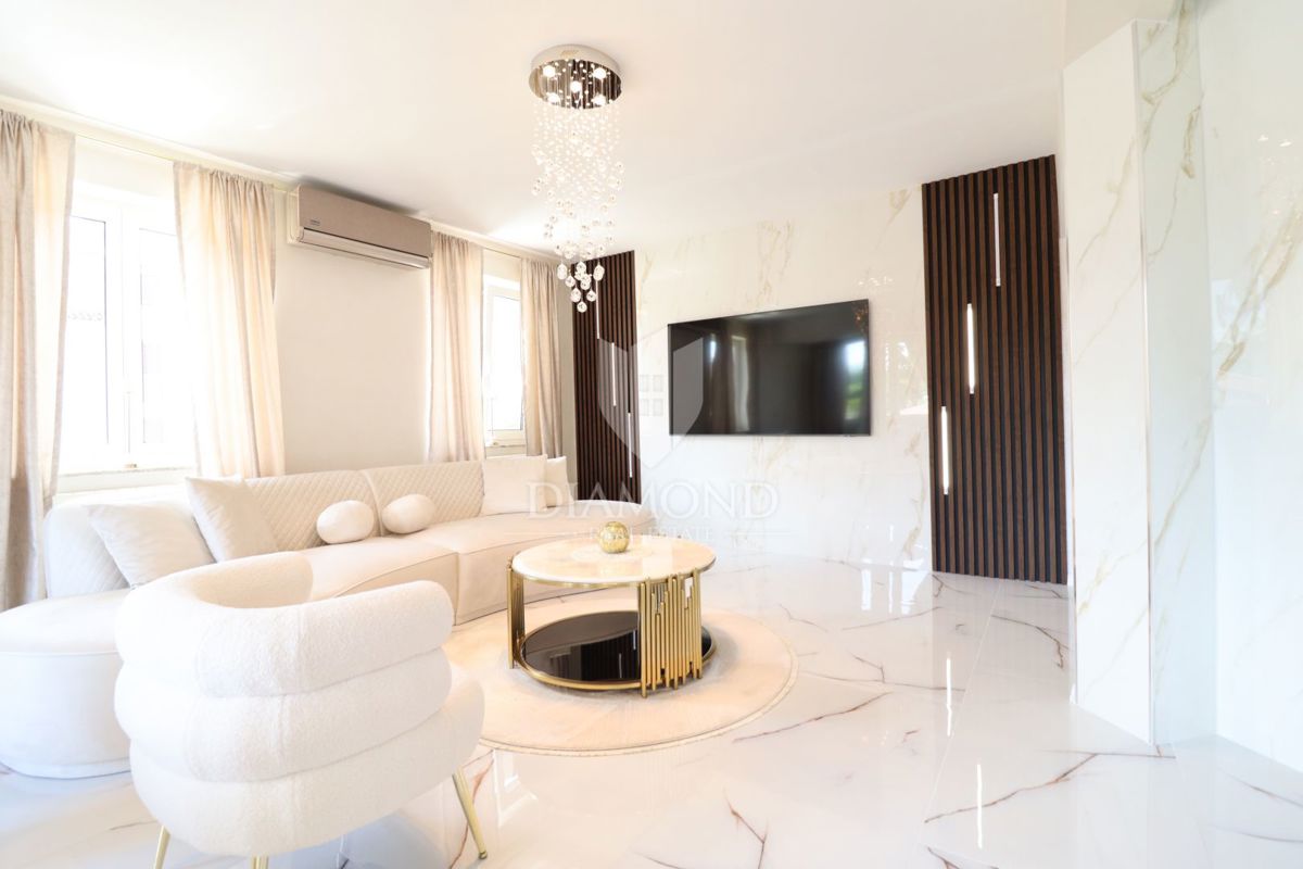 Parenzo, appartamento al primo piano a 200 m dal mare!