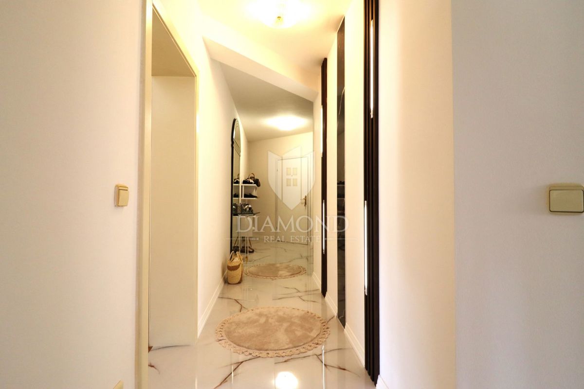 Parenzo, appartamento al primo piano a 200 m dal mare!