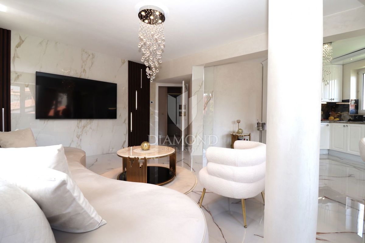 Parenzo, appartamento al primo piano a 200 m dal mare!