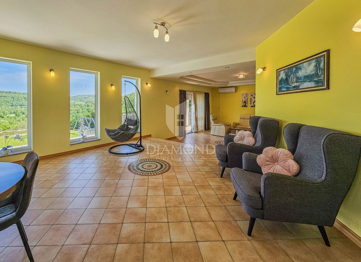 Momiano, villa idilliaca con vista panoramica!