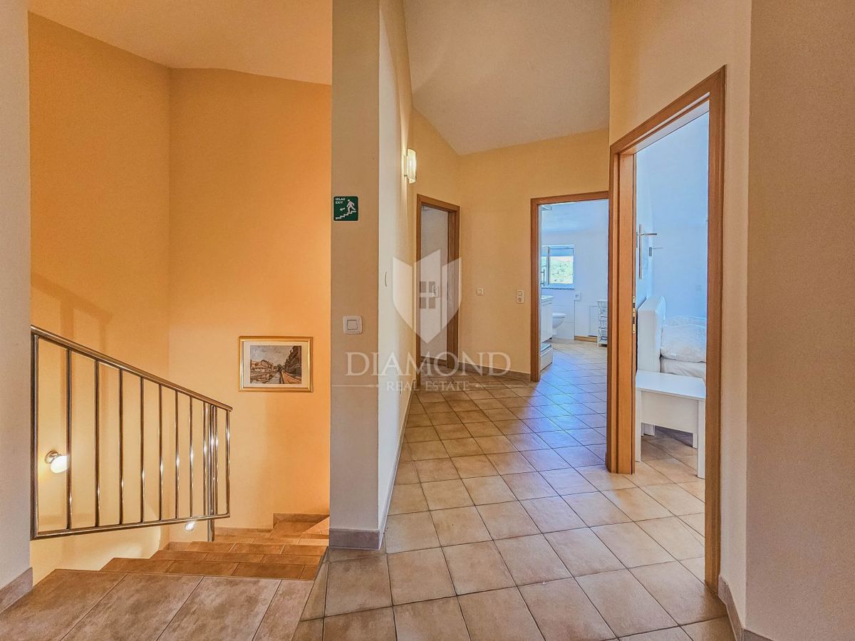 Momiano, villa idilliaca con vista panoramica!