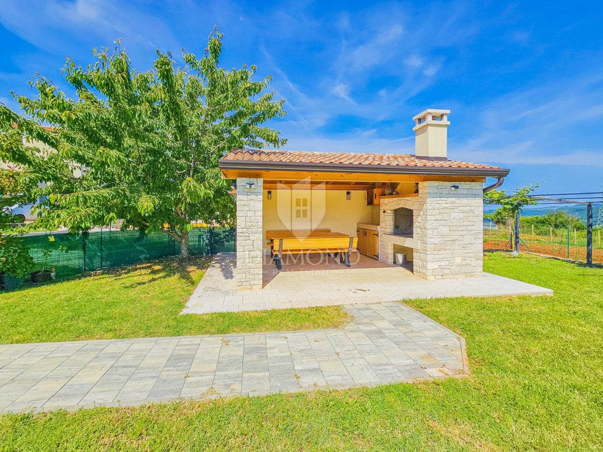 Momiano, villa idilliaca con vista panoramica!