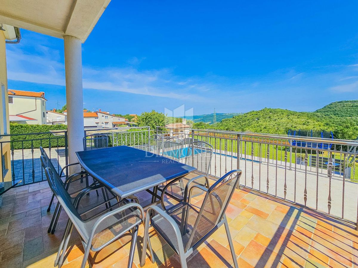 Momiano, villa idilliaca con vista panoramica!