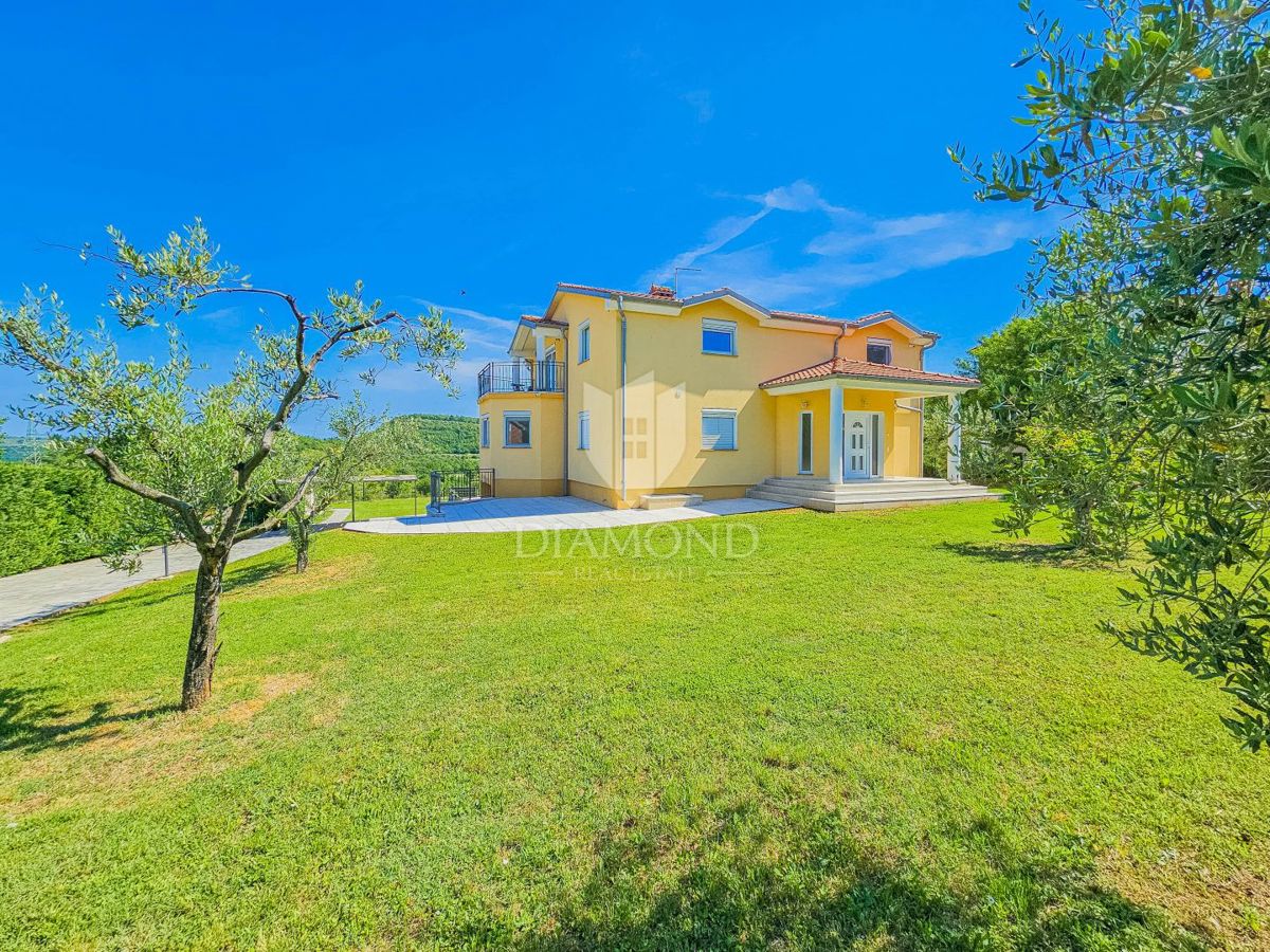Momiano, villa idilliaca con vista panoramica!