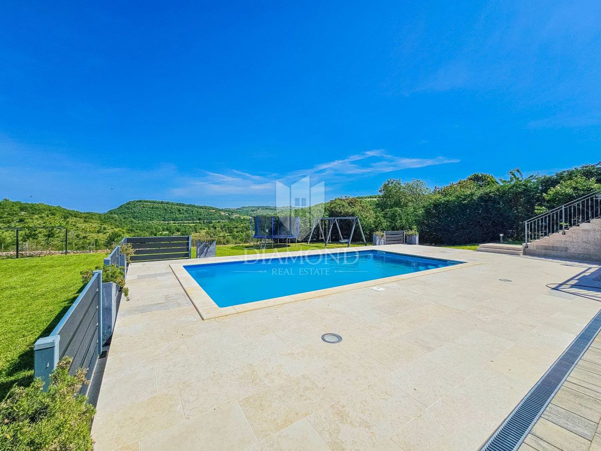 Momiano, villa idilliaca con vista panoramica!