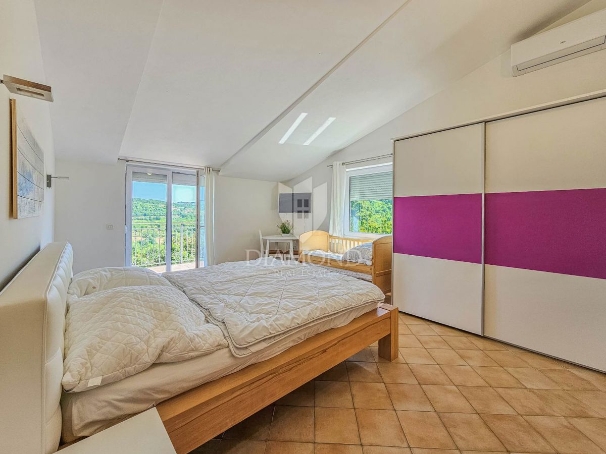 Momiano, villa idilliaca con vista panoramica!