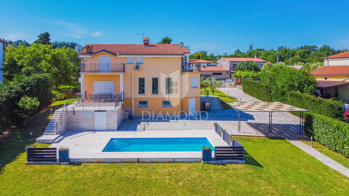 Momiano, villa idilliaca con vista panoramica!