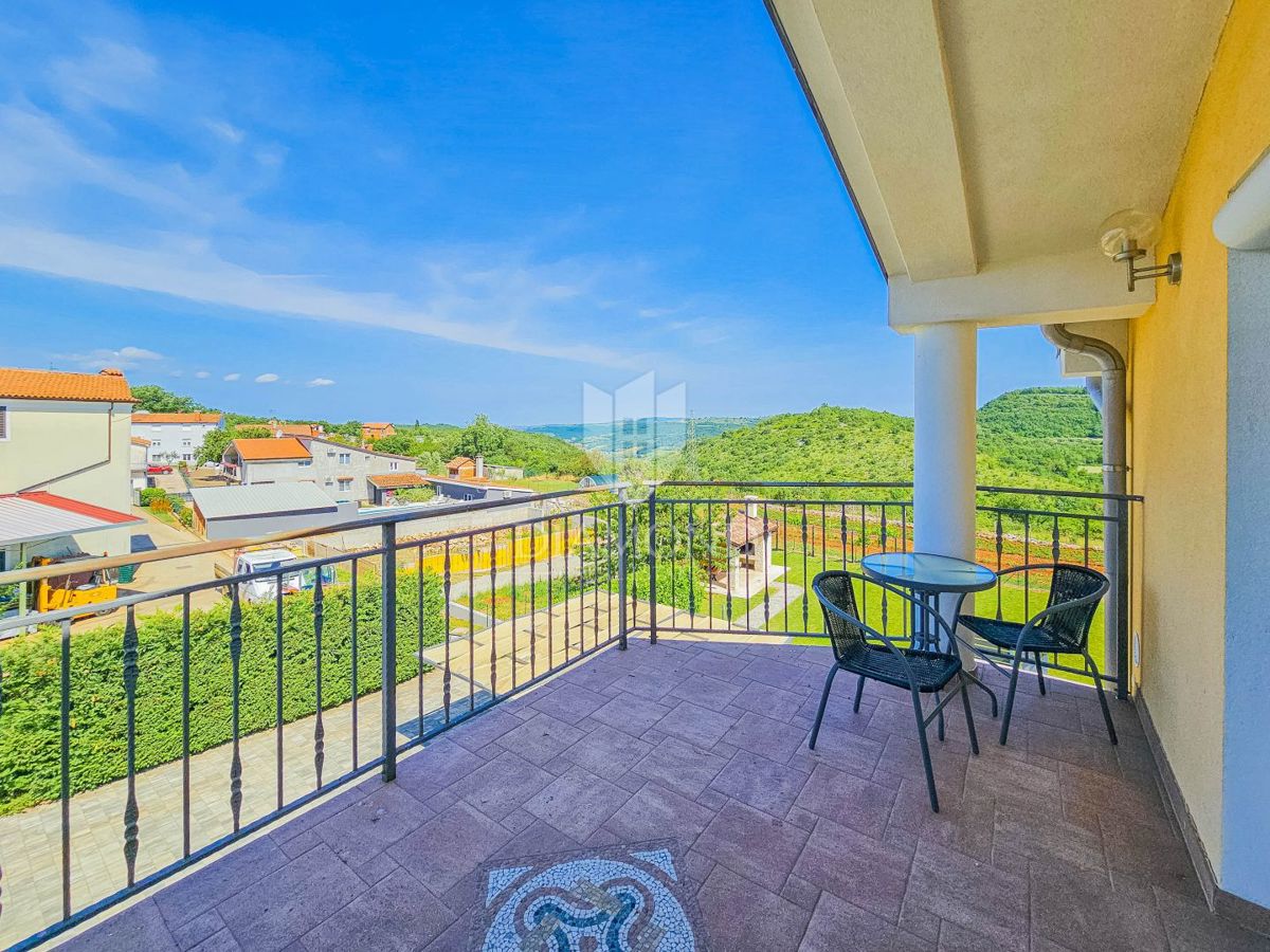 Momiano, villa idilliaca con vista panoramica!