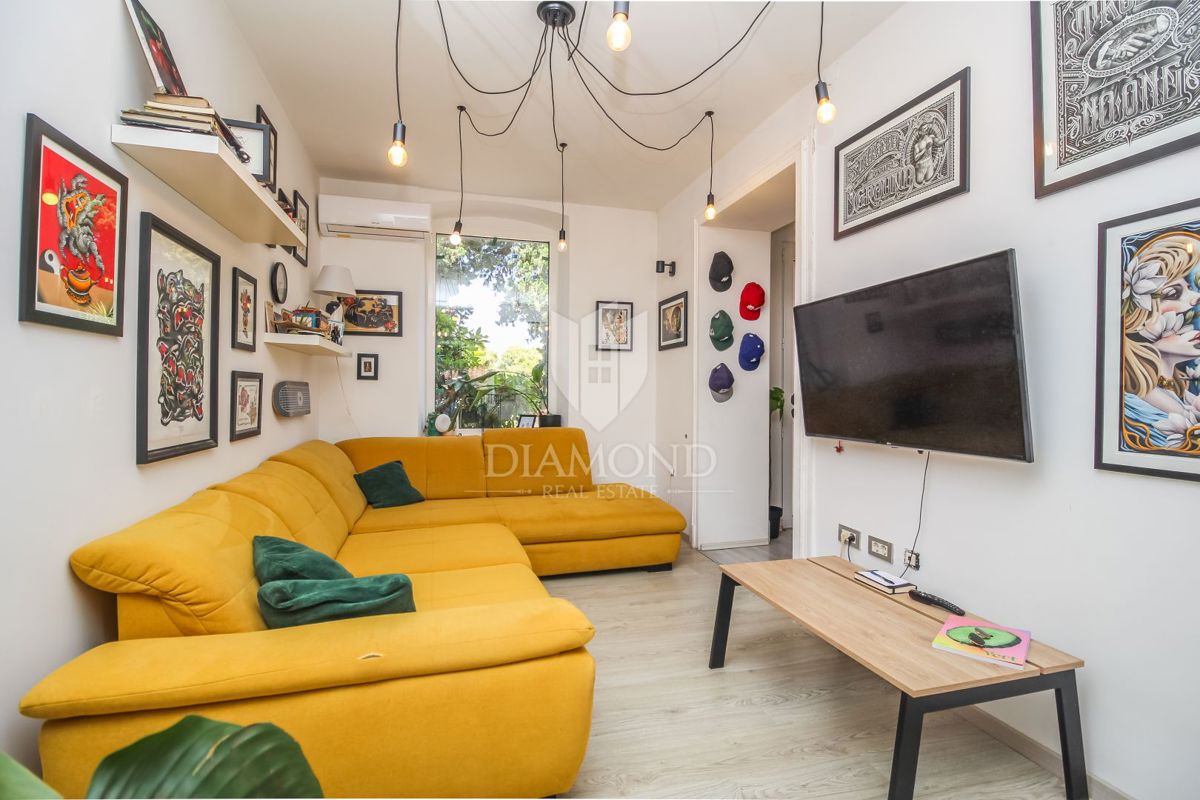 Pola, centro, villa austro-ungarica con due appartamenti