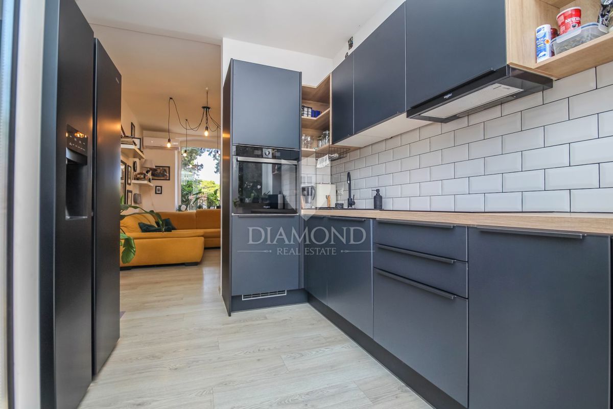 Pola, centro, villa austro-ungarica con due appartamenti