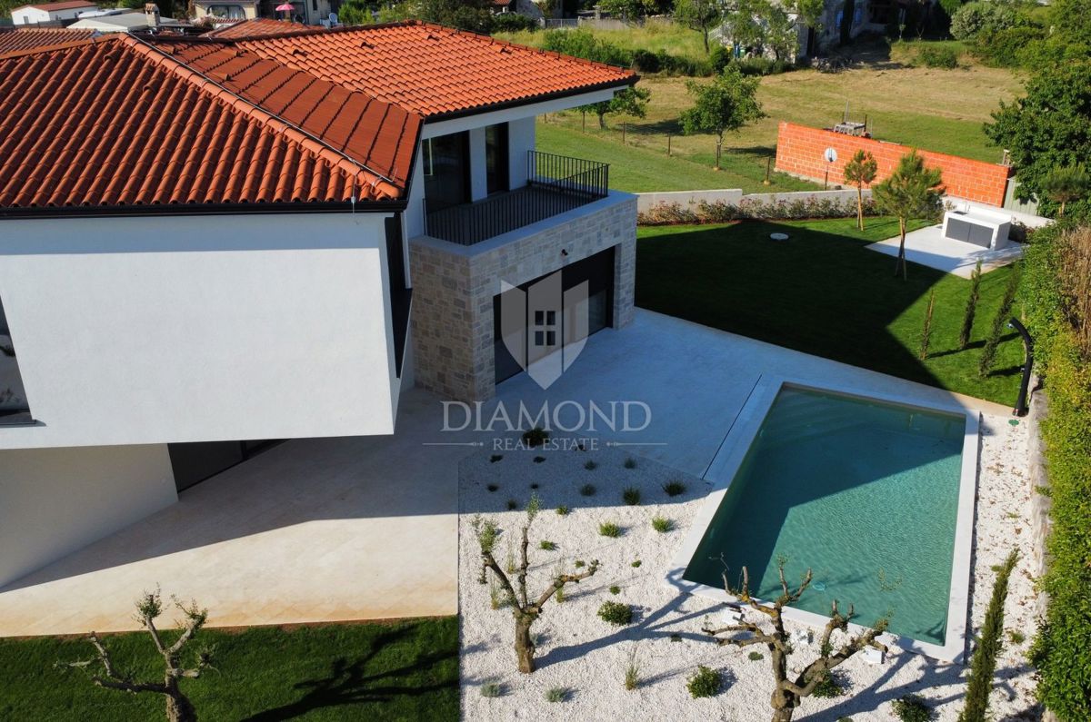 Zona di Parenzo – Villa Moderna Idilliaca con Accenti Istriani