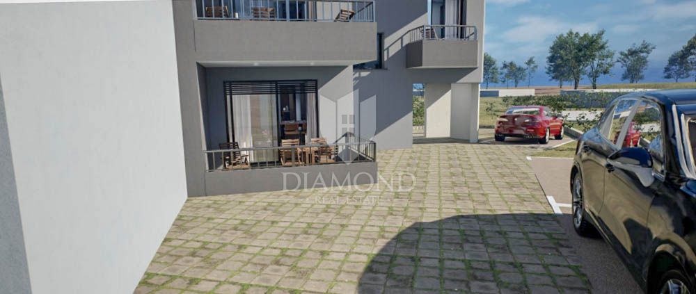 Spazioso appartamento nuovo con 4 terrazze vicino alla spiaggia, Štinjan! 