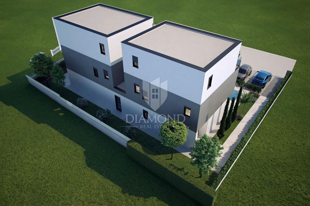 Poreč, dintorni, casa bifamiliare con piscina e vista mare