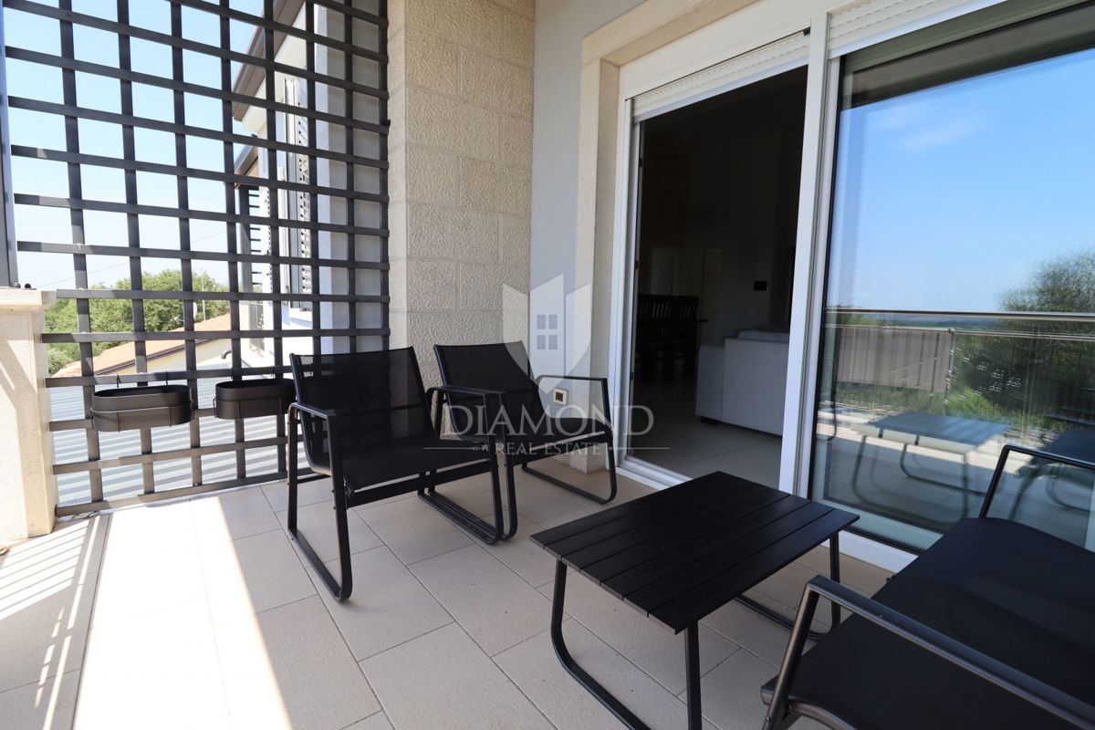 Parenzo, Dintorni: Rarità! Casa per vivere e investire