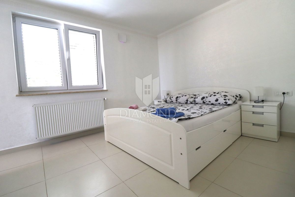 Parenzo, Dintorni: Rarità! Casa per vivere e investire