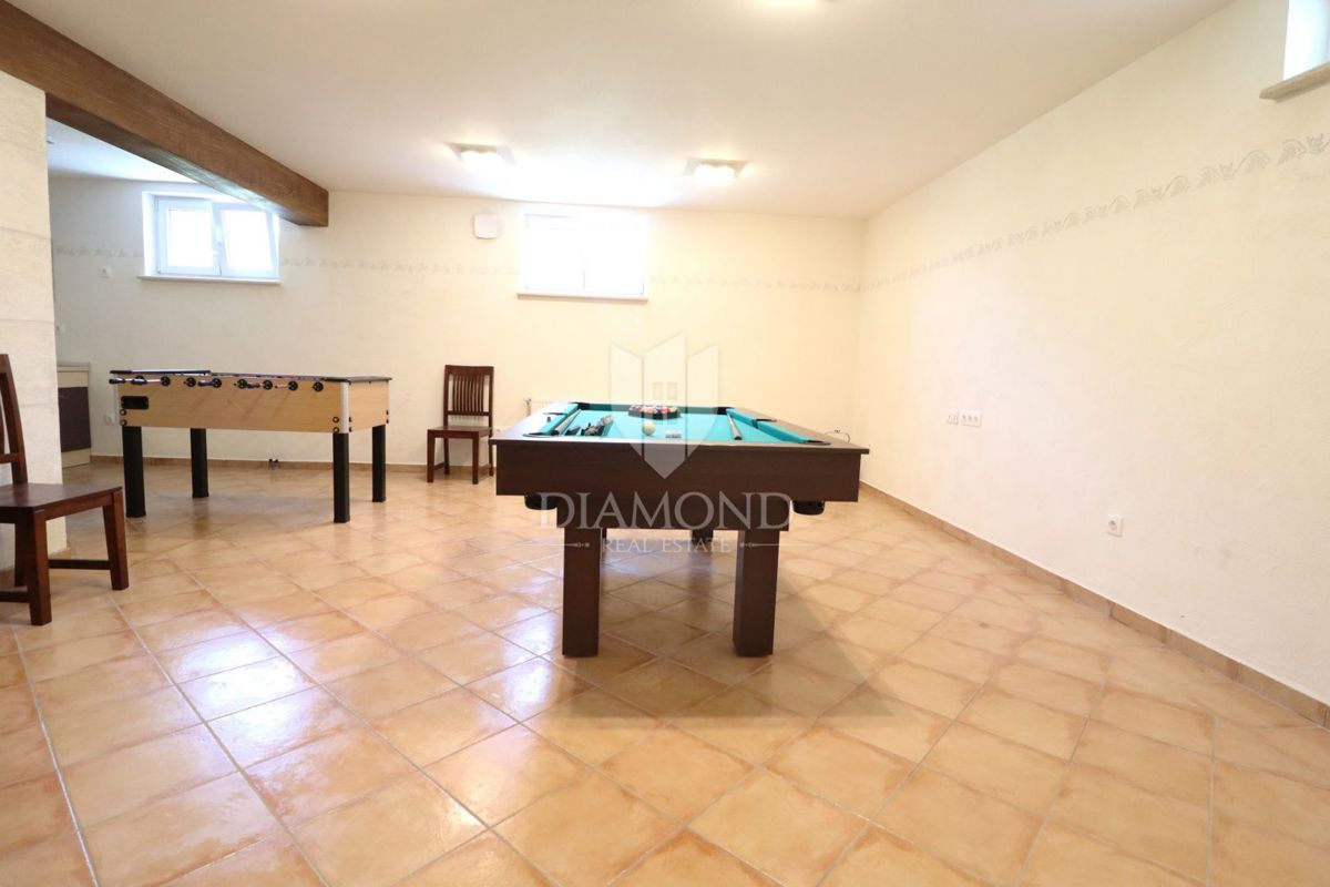 Parenzo, Dintorni: Rarità! Casa per vivere e investire