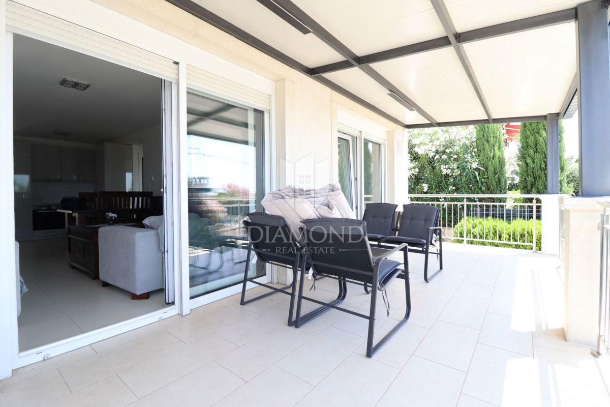 Parenzo, Dintorni: Rarità! Casa per vivere e investire