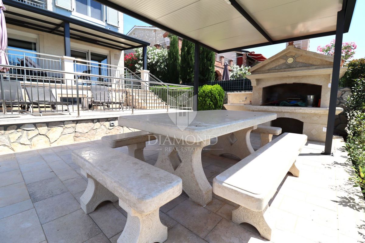 Parenzo, Dintorni: Rarità! Casa per vivere e investire