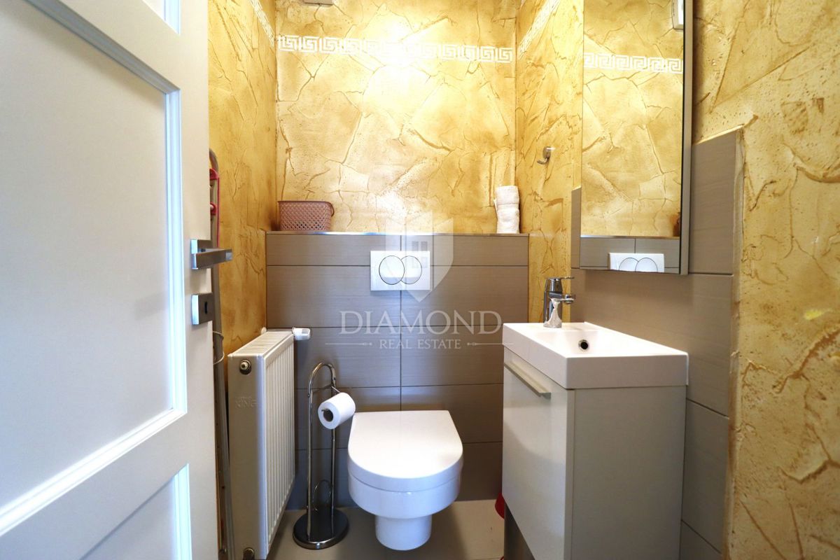 Parenzo, Dintorni: Rarità! Casa per vivere e investire