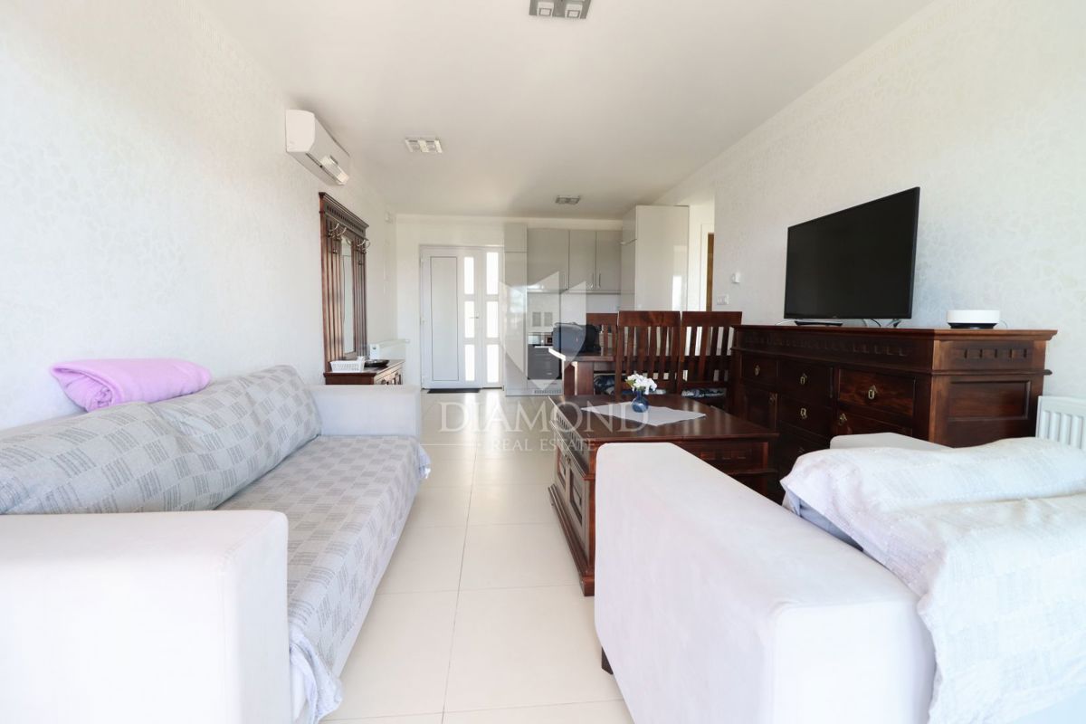 Parenzo, Dintorni: Rarità! Casa per vivere e investire