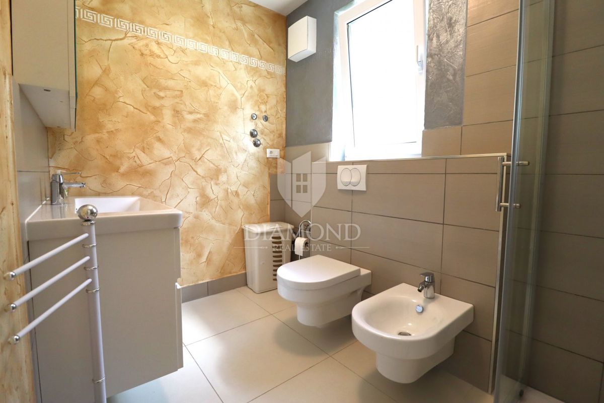 Parenzo, Dintorni: Rarità! Casa per vivere e investire