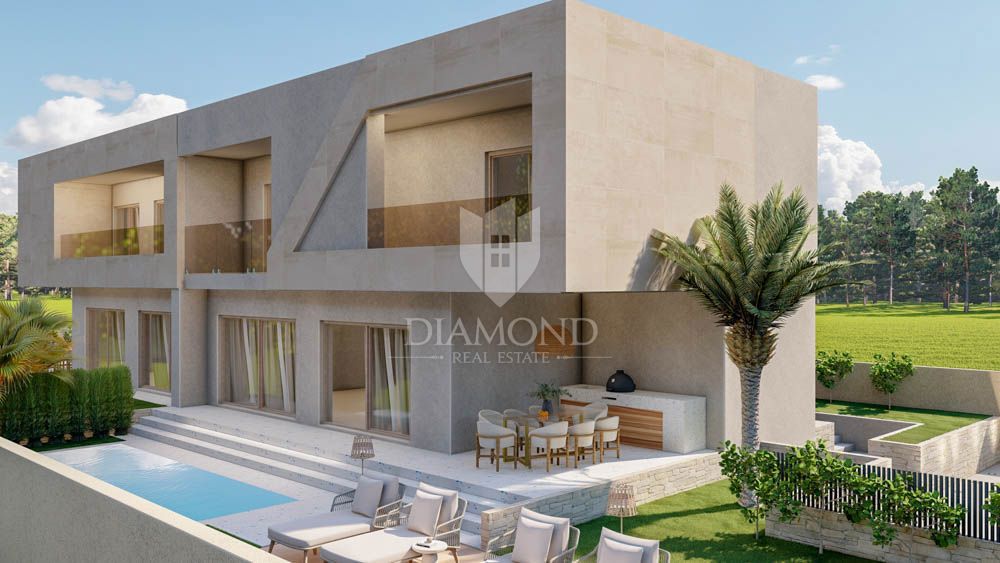 Medolino, un nuovo edificio moderno immerso nella natura!