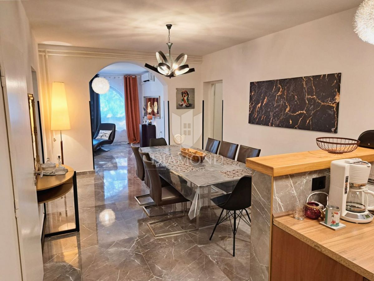 Parenzo, dintorni, spaziosa casa in una posizione ricercata