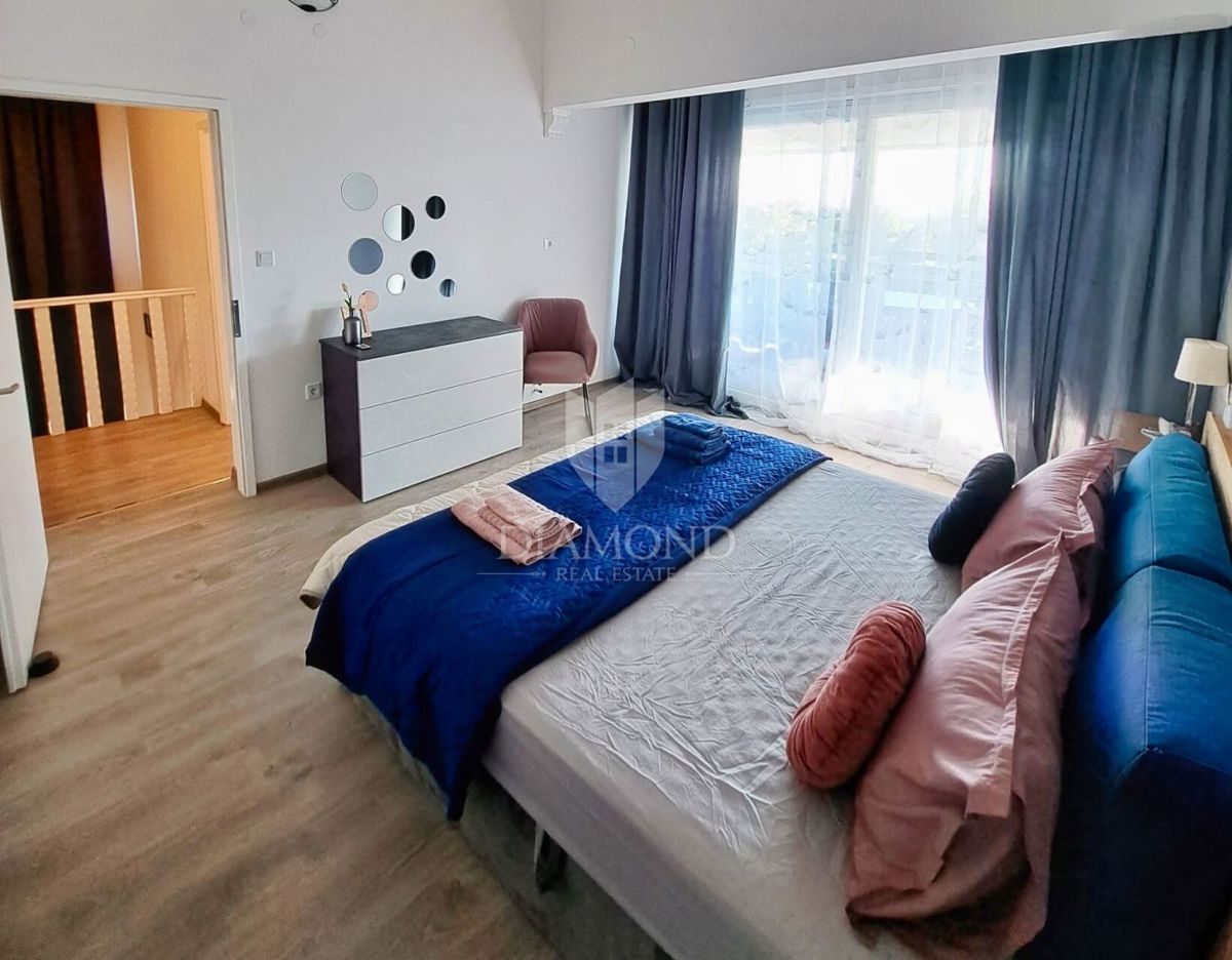 Parenzo, dintorni, spaziosa casa in una posizione ricercata