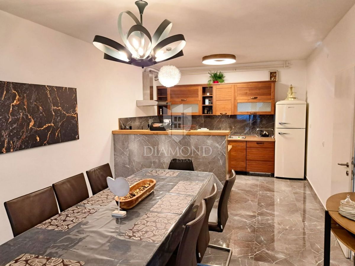 Parenzo, dintorni, spaziosa casa in una posizione ricercata