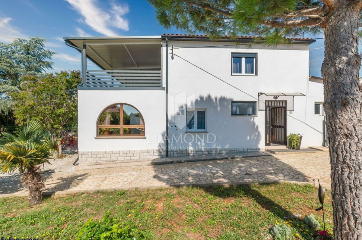 Parenzo, dintorni, spaziosa casa in una posizione ricercata