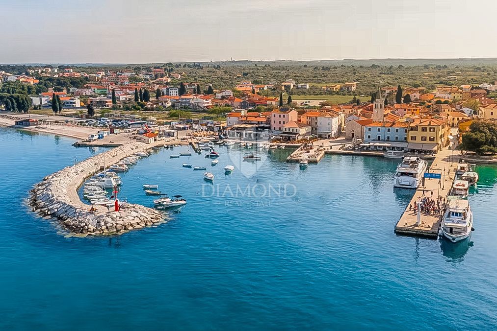 OCCASIONE! Nuova casa con piscina vicino a Fasana