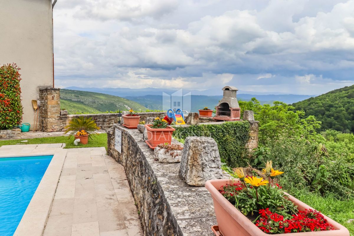 Bella casa con una vista indimenticabile! 