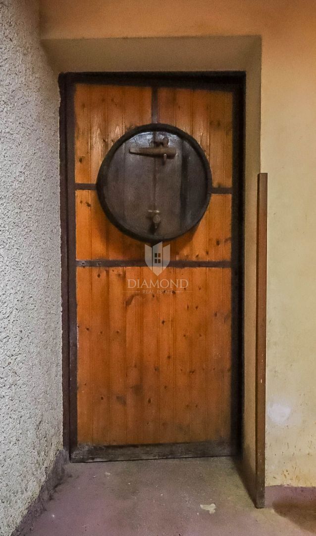 Villa di Lusso in Istria con Ampia Proprietà, Piscina e Massima Privacy!