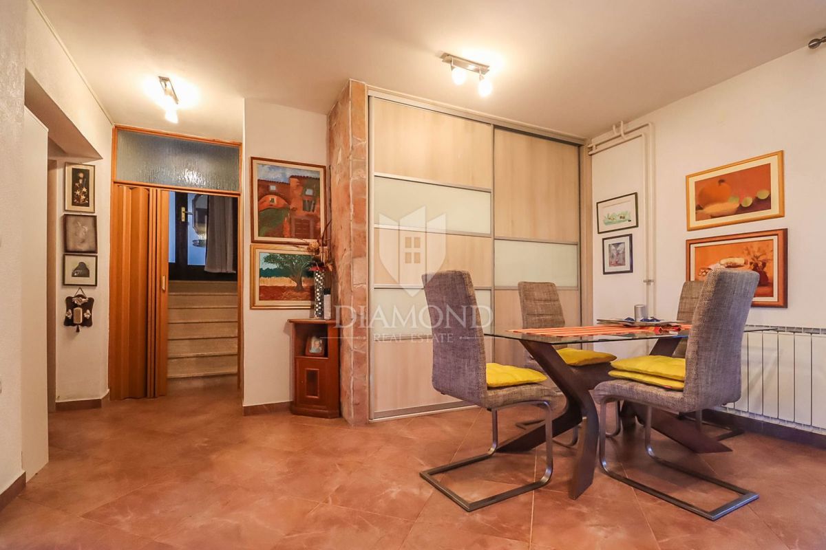 Villa di Lusso in Istria con Ampia Proprietà, Piscina e Massima Privacy!