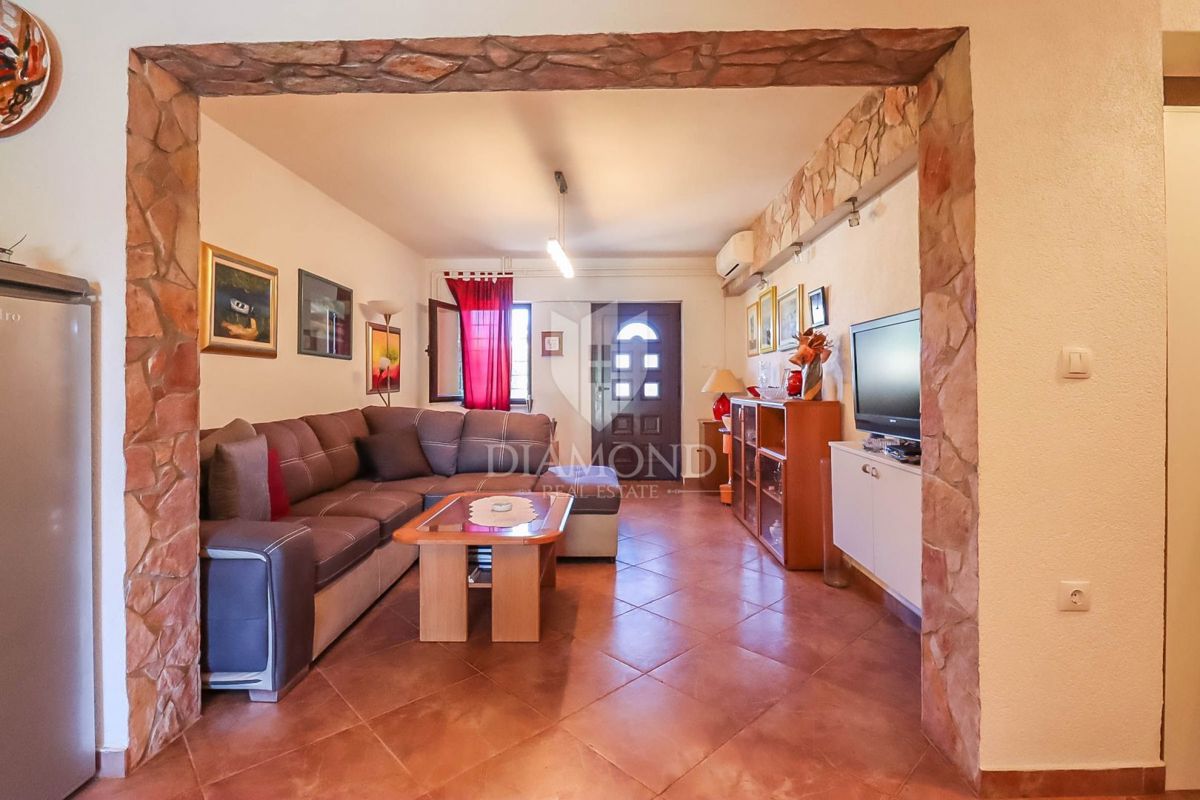 Villa di Lusso in Istria con Ampia Proprietà, Piscina e Massima Privacy!