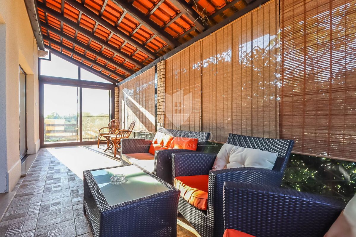 Villa di Lusso in Istria con Ampia Proprietà, Piscina e Massima Privacy!