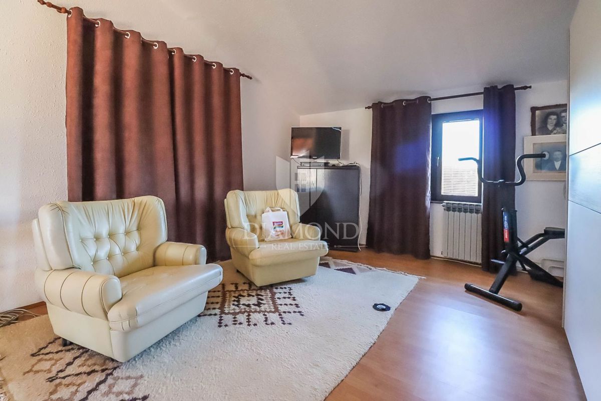 Villa di Lusso in Istria con Ampia Proprietà, Piscina e Massima Privacy!