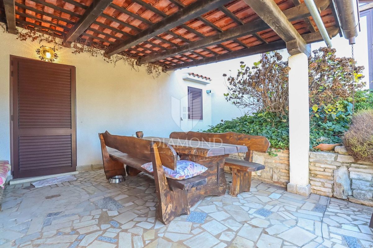 Villa di Lusso in Istria con Ampia Proprietà, Piscina e Massima Privacy!